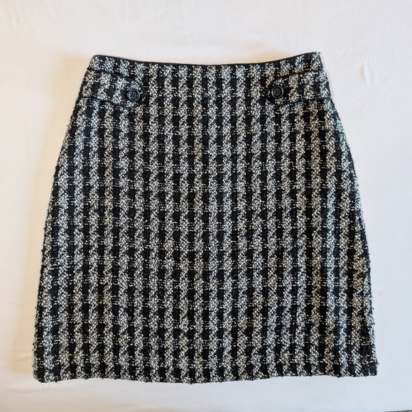 Ann Taylor Dresses & Skirts - Ann Taylor Black & White Textured Tweed Skirt Size 8